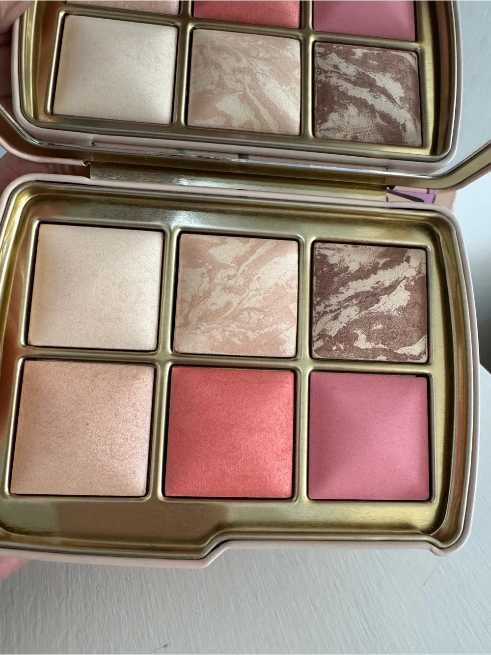 Hourglass DEER Radiant Face Palette - Peach, Rose & Champagne Shades